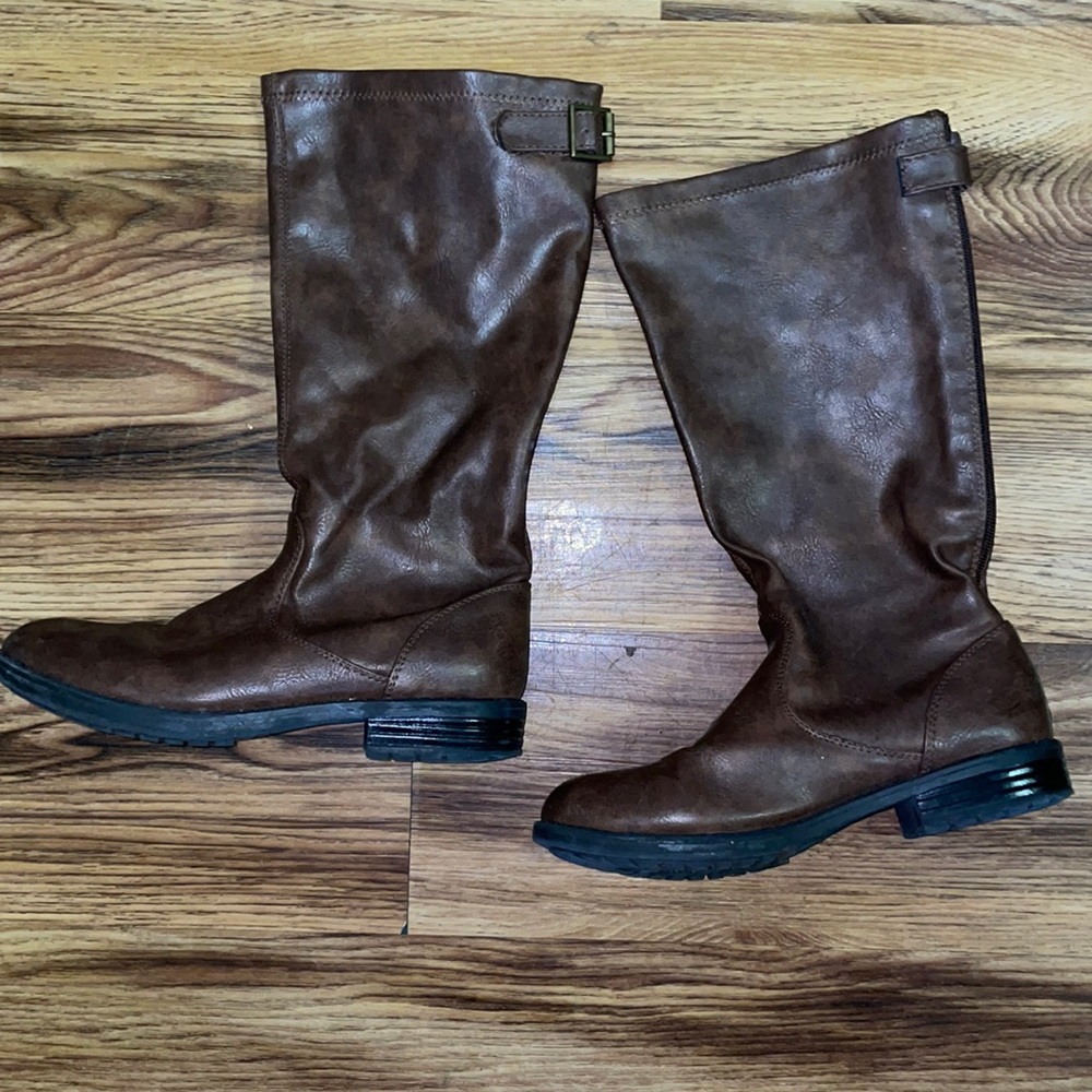 Brown Kenneth Cole Reaction boots
